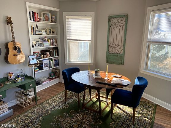3rd image of 54 Linden Ave