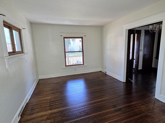 2nd image of 1912 Poplar St