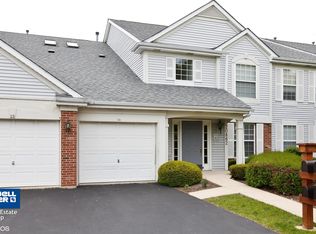 20862 W Torrey Pnes APT 2B, Plainfield, IL 60544