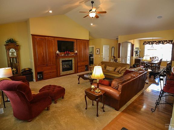 5th image of 950 SE Briarwood Ct