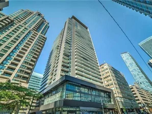 770 Bay St #Penthouse 305, Toronto, ON M5G 0A6