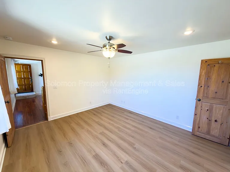 2354 Oxford Ave #A — Photo 6