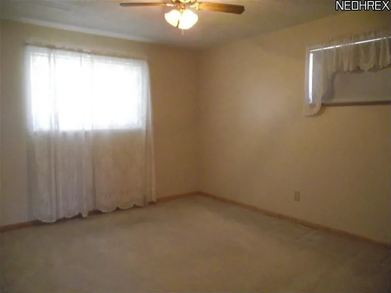 11902 Willard Ave photo 1