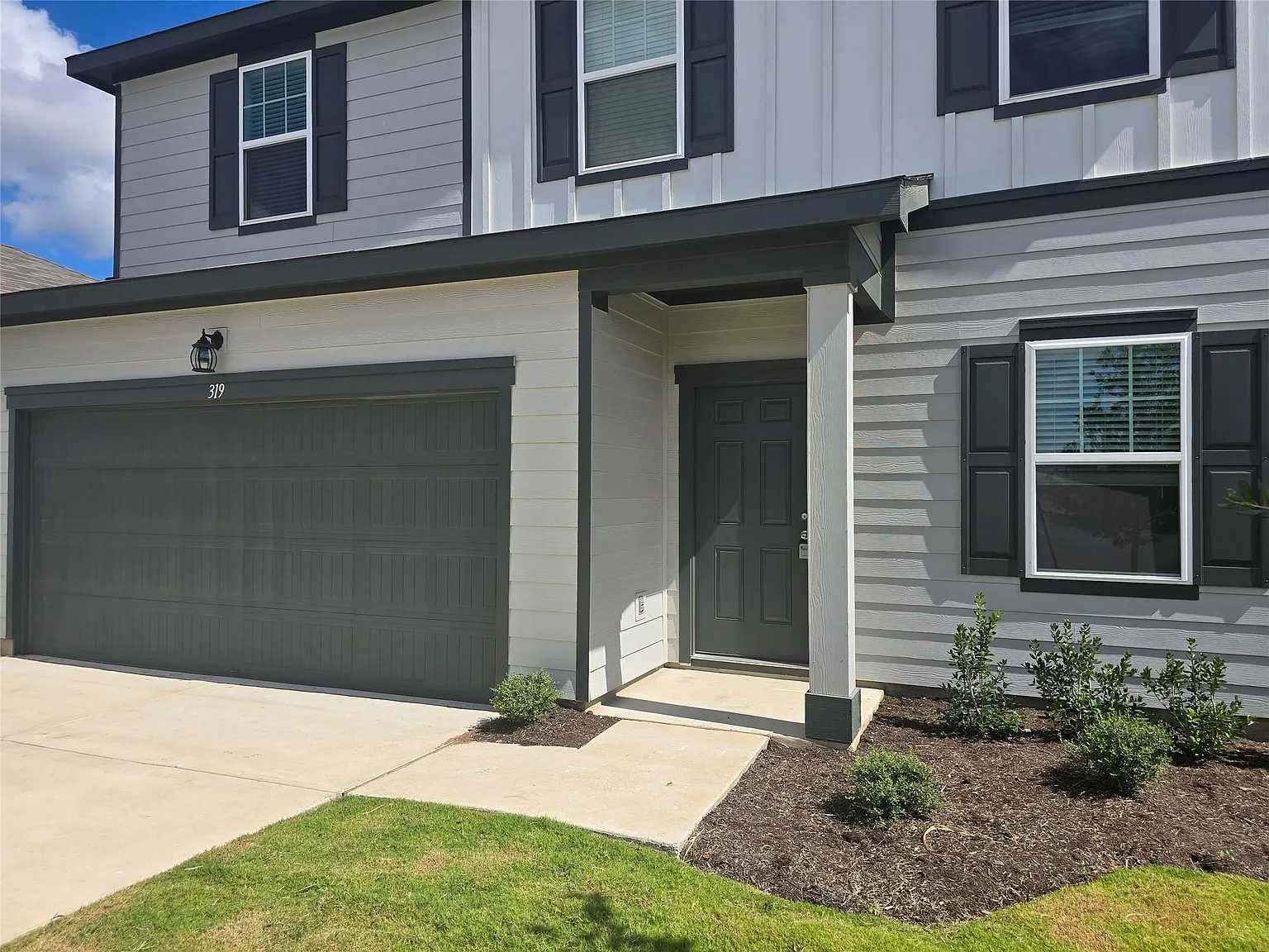 3 bed, 2.5 bath, 2060 sqft, $2,195 — Photo 4