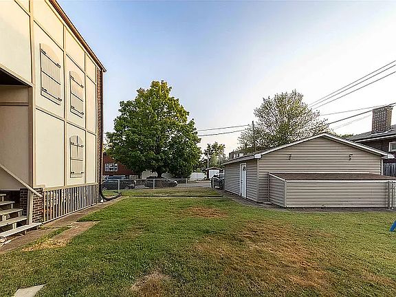 5th image of 5923 S Kingshighway Blvd #2F