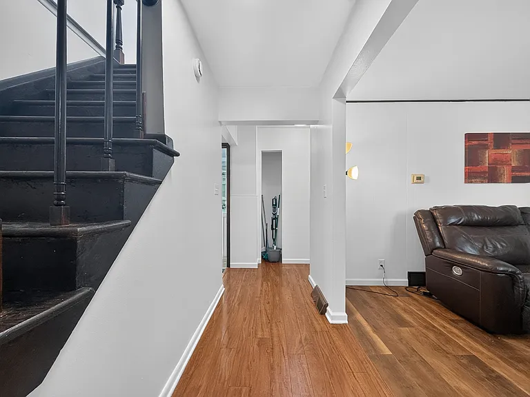 1705 E Granet Ave — Photo 4