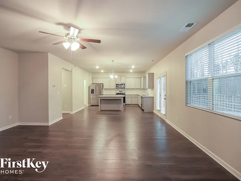 3282 Hawthorn Farm Blvd — Photo 4