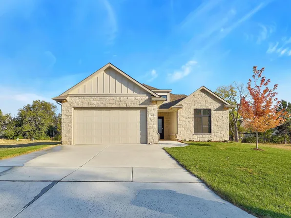 381 N Jackson Heights Ct, Wichita, KS 67206