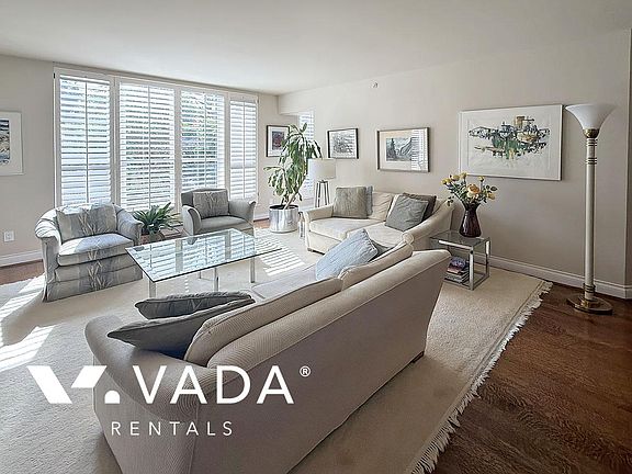 3rd image of 5615 Hampton Pl #107
