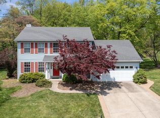 207 Newcastle Dr, Fairview Heights, IL 62208