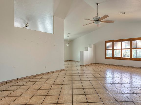 3rd image of 1695 W Calle Del Querido