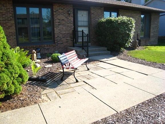2nd image of 18323 Coventry Ct