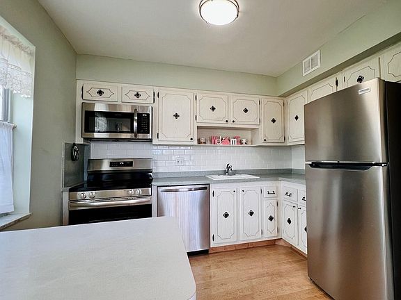 4th image of 101 Wellington A