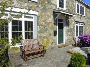 35 Bay Rd, Newmarket, NH 03857