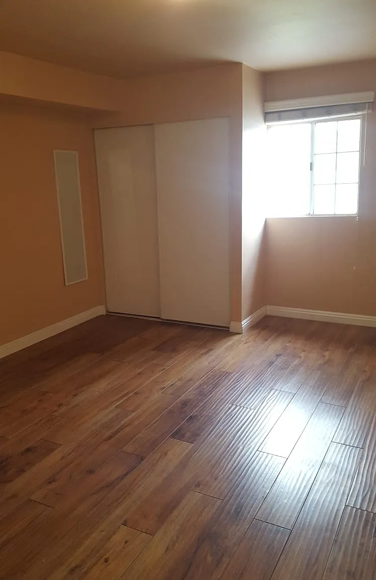 209 N Verdugo Rd — Photo 1
