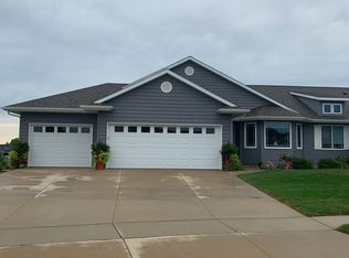 3402 Granger Ave, Marion, IA 52302