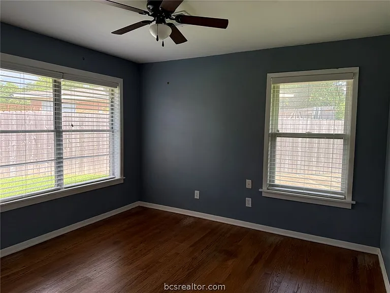 408 Brookside Dr W — Photo 14