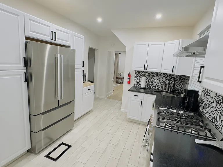392 Lookout Ave — Photo 4