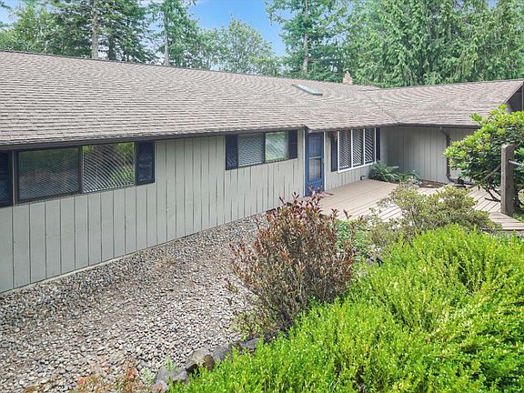 3rd image of 160 Monticello Dr