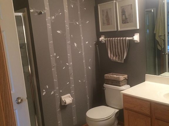 Master Bath/ Upstairs Bath with separate Shower & Soaking Tu