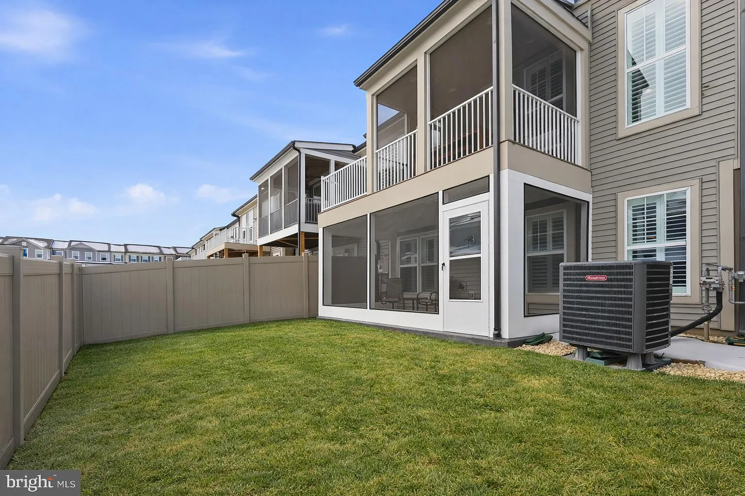 4 bed, 3.5 bath, 3367 sqft, $3,100 — Photo 4