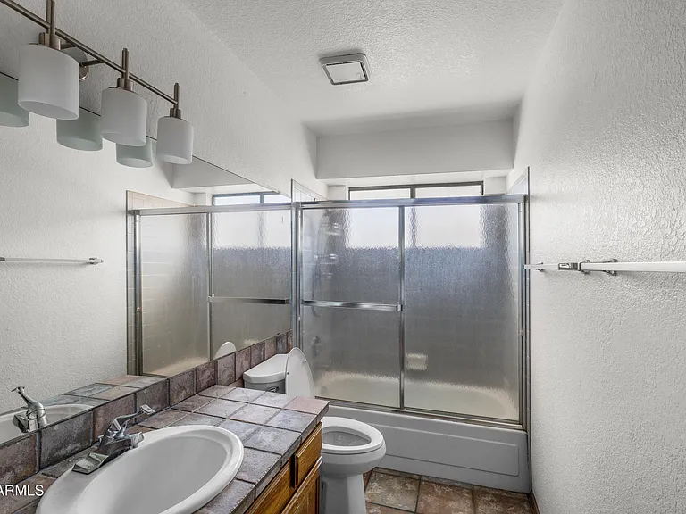 1143 N Ironwood Ct — Photo 11