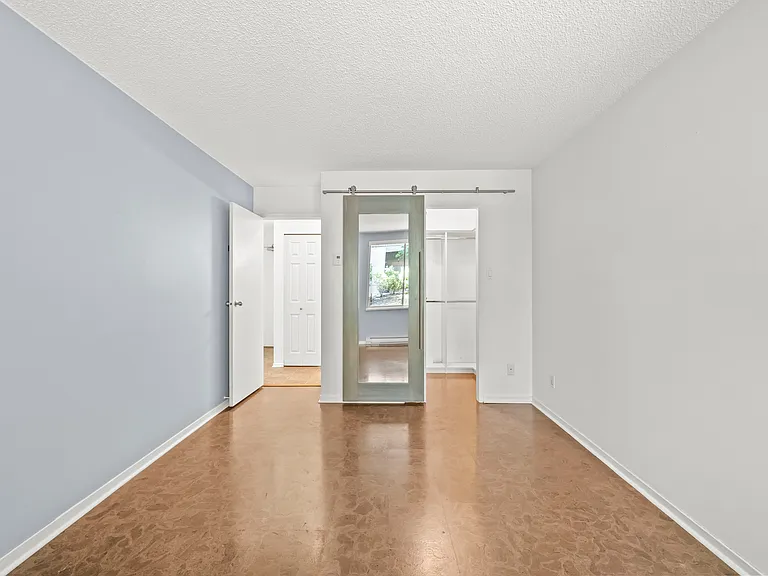 1050 Broughton St — Photo 14