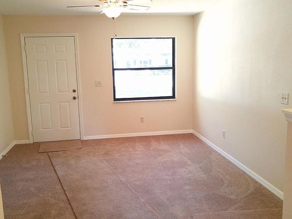 Living Rm- New Carpet