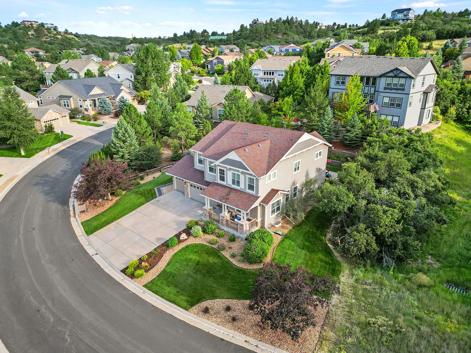 2384 Crestridge Dr — Photo 3