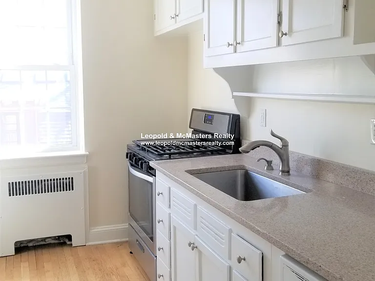 9 Ware St #2 — Photo 4