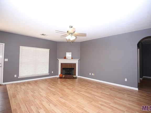 4th image of 13926 Cantebury Ave