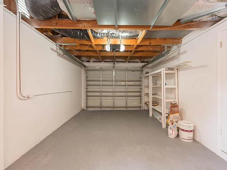 7312 Windsor St — Photo 29