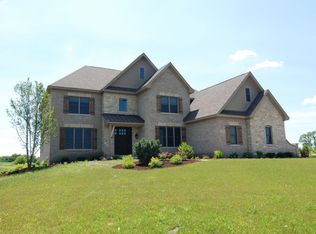 37W355 Mission Hills Dr, St Charles, IL 60175