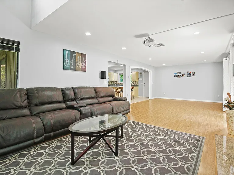 358 Loveland Rd — Photo 5