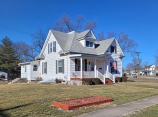 402 N Jackson St, Rushville, IL 62681