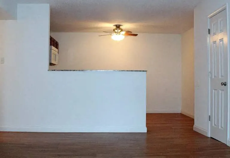 Tuscany Village Apartments — Photo 25