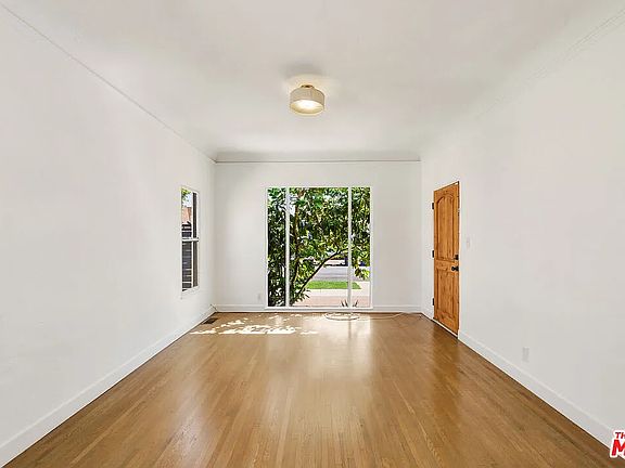 3rd image of 3429 Edgehill Dr APT 3