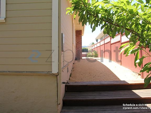 3rd image of 126 Alta Loma Dr