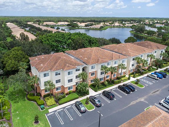 4th image of 9857 Baywinds Drive #9301
