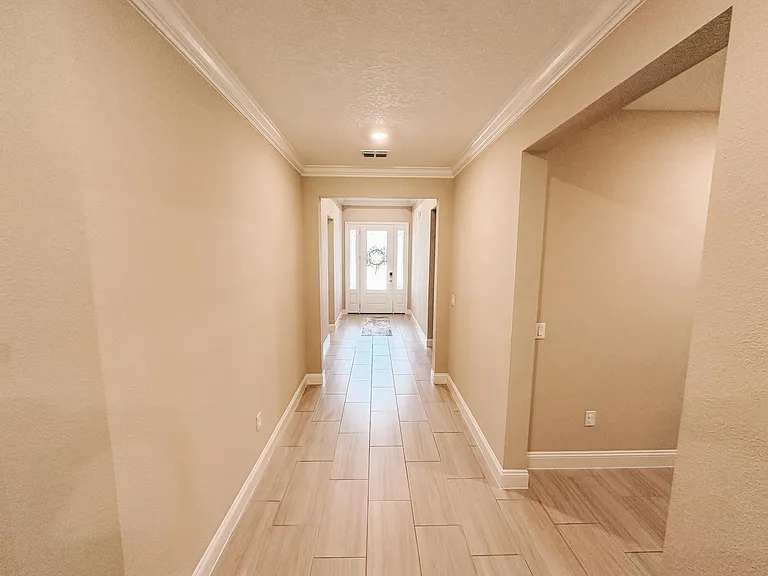 560 Glorieta Dr — Photo 4