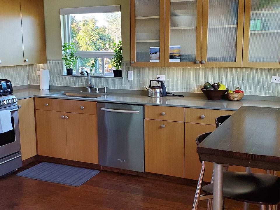 1st image of 782 Seacliff Dr #1