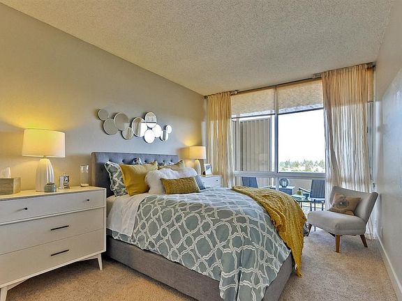 5th image of 501 Forest Ave APT 409