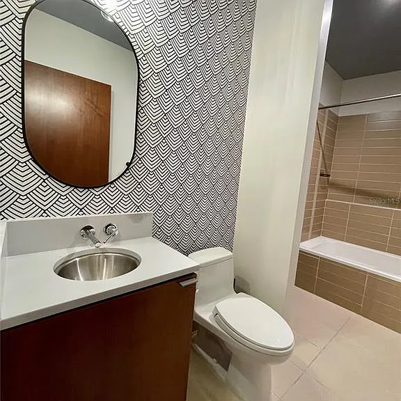 111 N 12th St #1810 — Photo 26