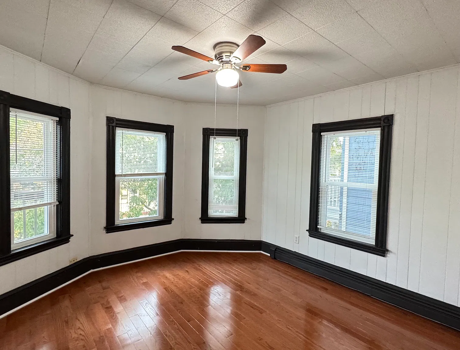 1 bed, 750 sqft, $2,000 — Photo 4