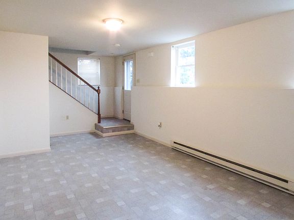 3228MainSt,ConestogaG_Kitchen2_06122014