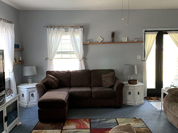 2nd image of 527 S Walnut St