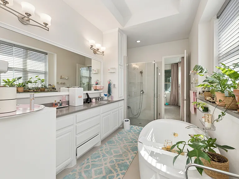 7108 Royal View Dr — Photo 7