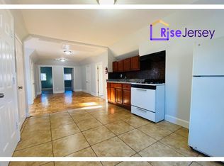 17 Treacy Ave, Newark, NJ 07108