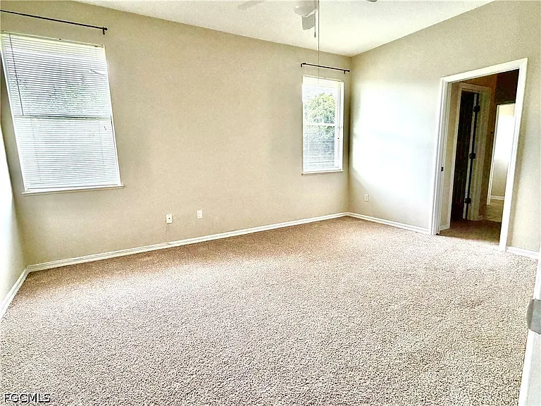 1466 Argyle Dr — Photo 32