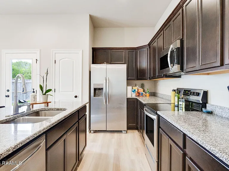 224 Crescent View Ln — Photo 8
